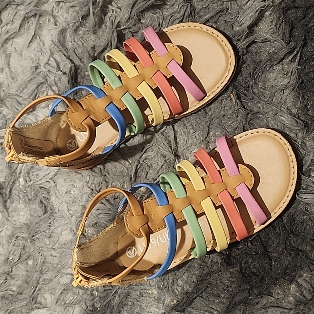 Girls Gladiator Sandal for Toddler/Little kids. Multicolor!